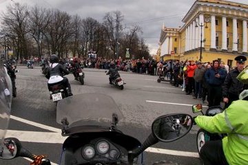 Санкт-Петербург: Мотоциклисты вернулись на улицы города